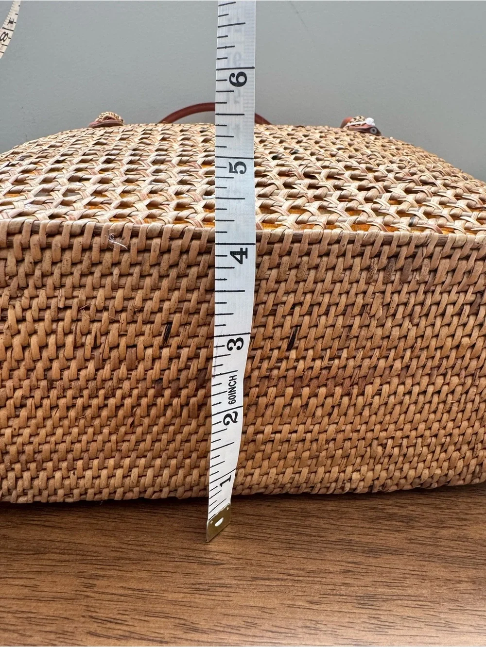 Balinese hand woven Rattan tote Bag Brand new.